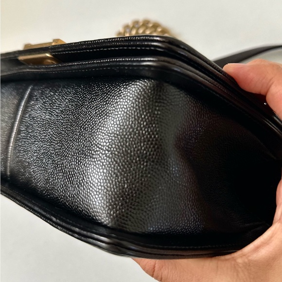 CHANEL BOY CHEVRON CAVIAR 🖤 - Picture 7 of 15